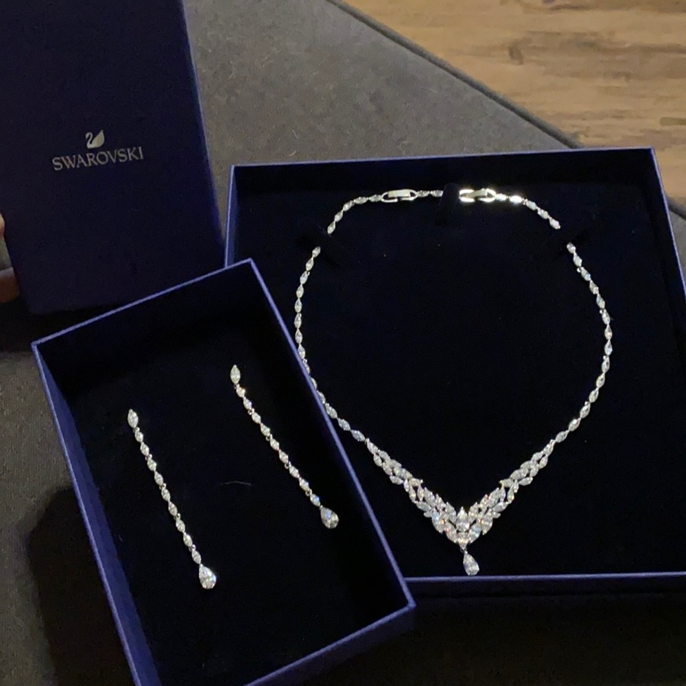Swarovski Earring and Necklace Set